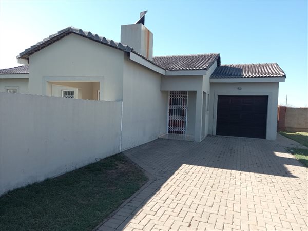 3 Bedroom House 3 Bedroom House