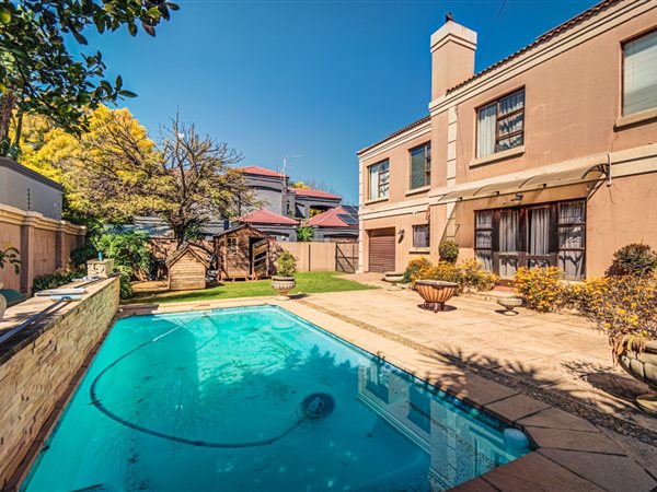 4 Bedroom House 4 Bedroom House
