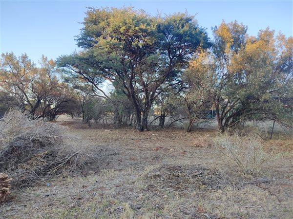 1040 m² Land available in Stella