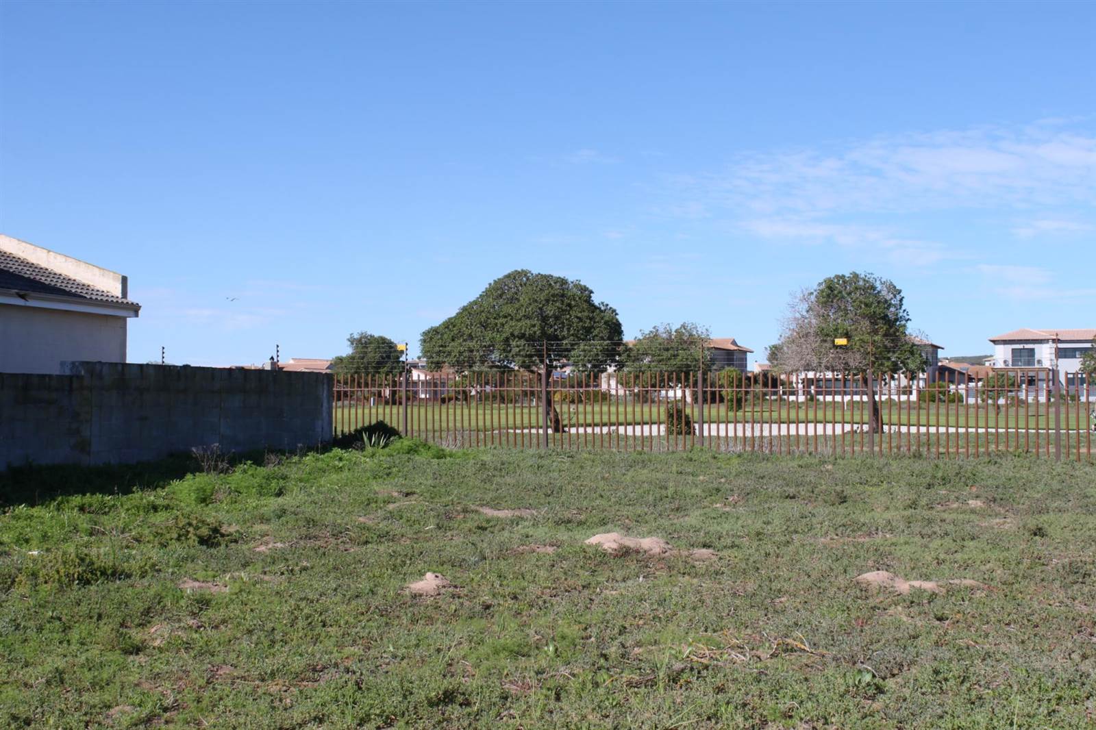729 m² Land available in Country Club photo number 12