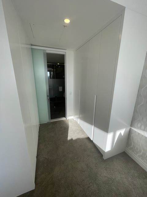 1 Bed Apartment in Bryanston photo number 4