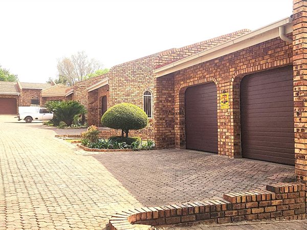 3 Bedroom Townhouse 3 Bedroom Townhouse
