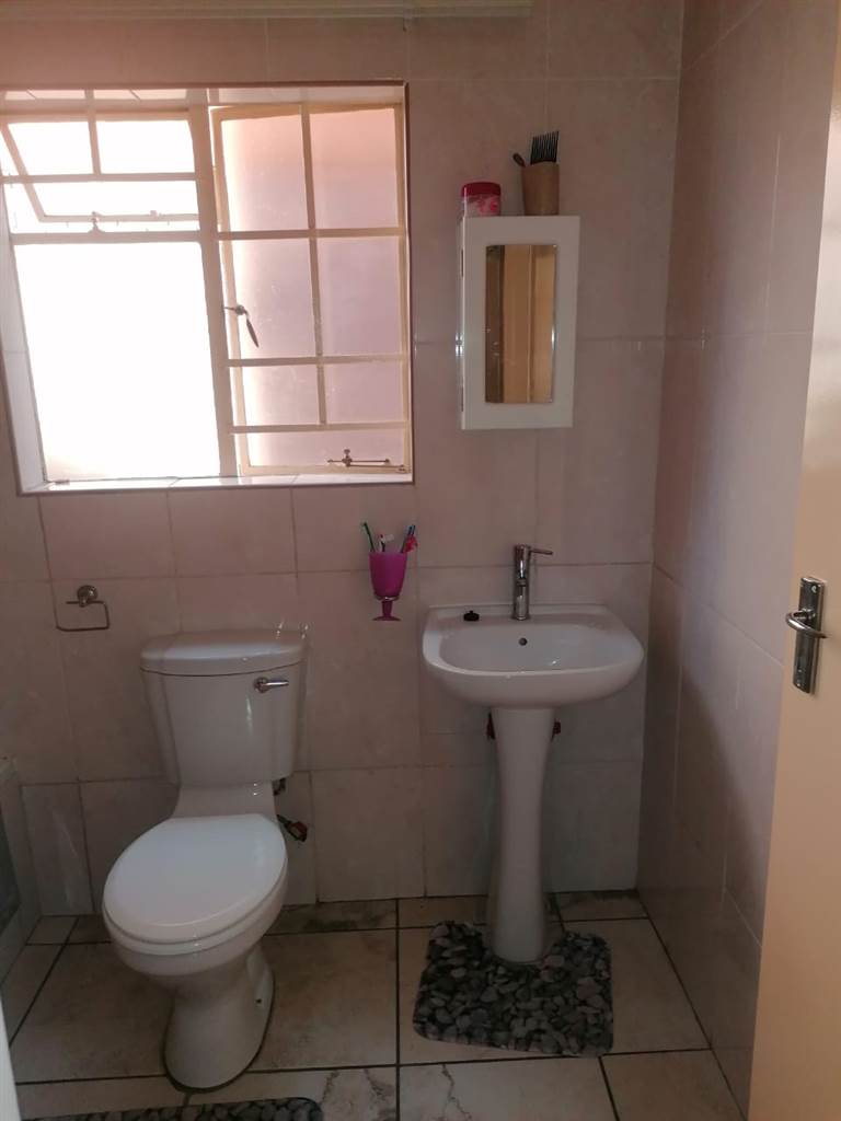 3 Bed Apartment in Waterval East photo number 18