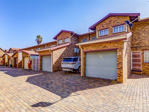 3 Bedroom Townhouse