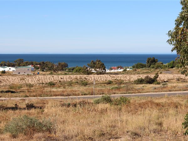 479 m² Land available in St Helena Views