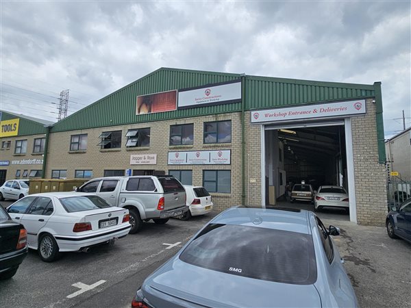 772  m² Industrial space