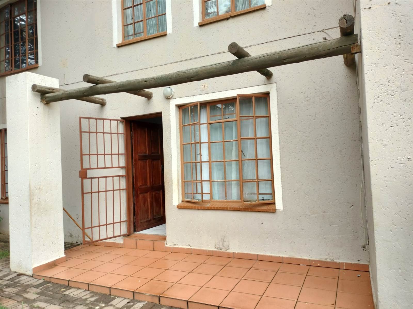 2 Bed Simplex in Roodepoort West photo number 1