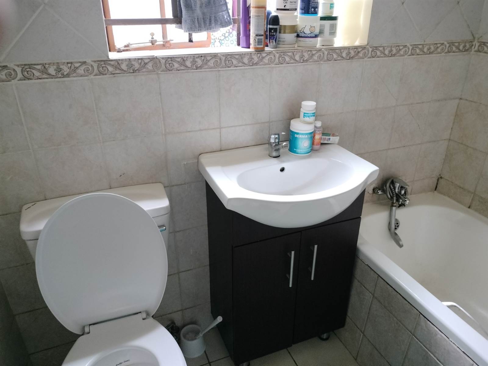 2 Bed Simplex in Roodepoort West photo number 4