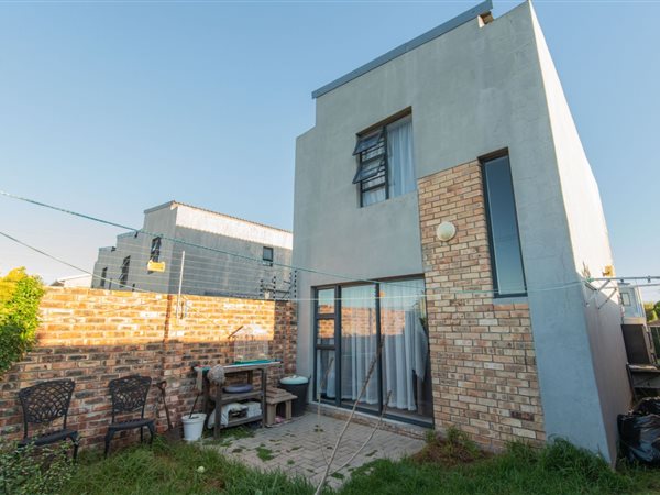 2 Bedroom Townhouse 2 Bedroom Townhouse