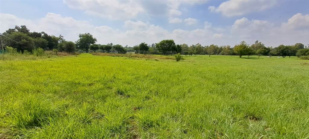 813 m² Land available in Vaal de Grace Golf Estate photo number 6