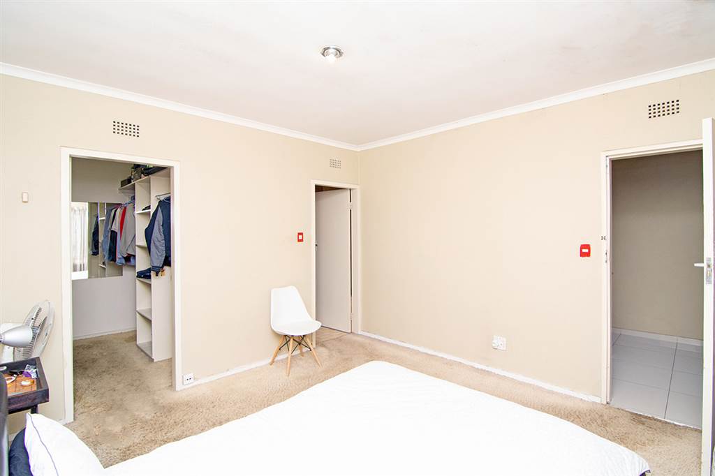 3 Bed Apartment in Observatory photo number 11