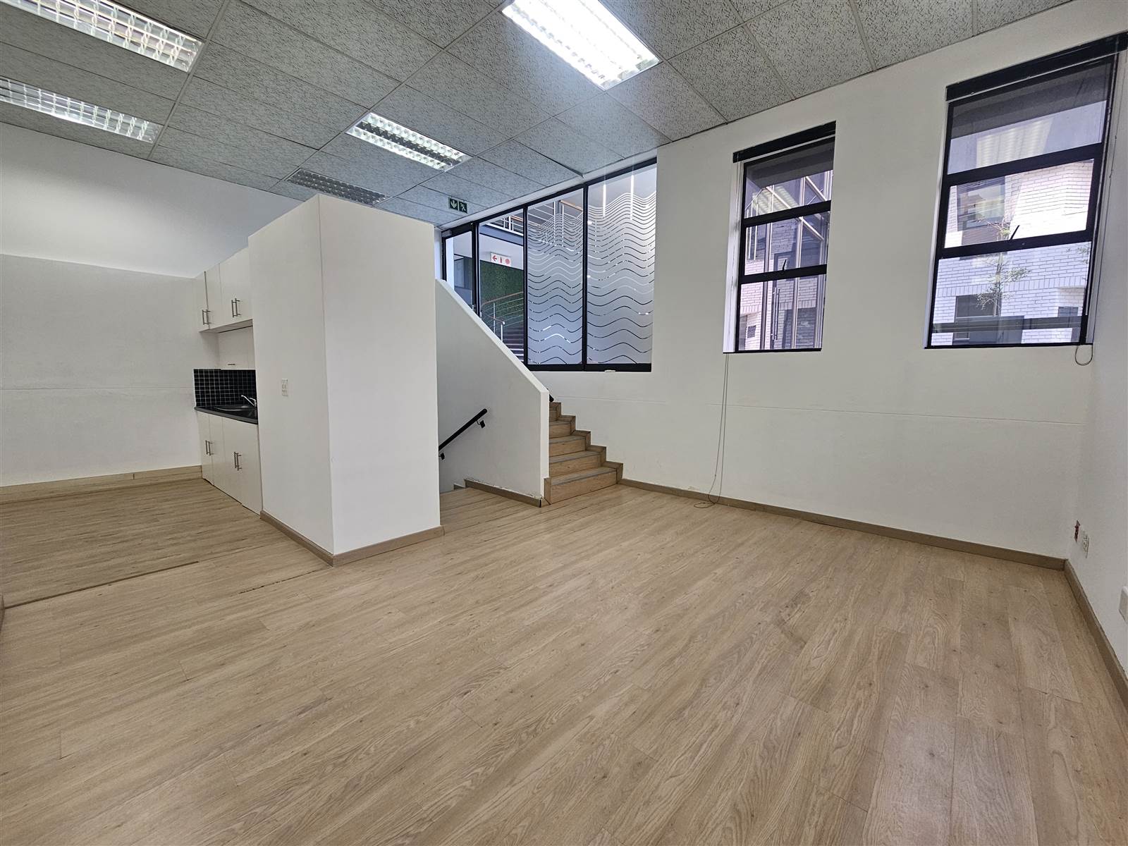 262  m² Commercial space in Hurlingham photo number 2