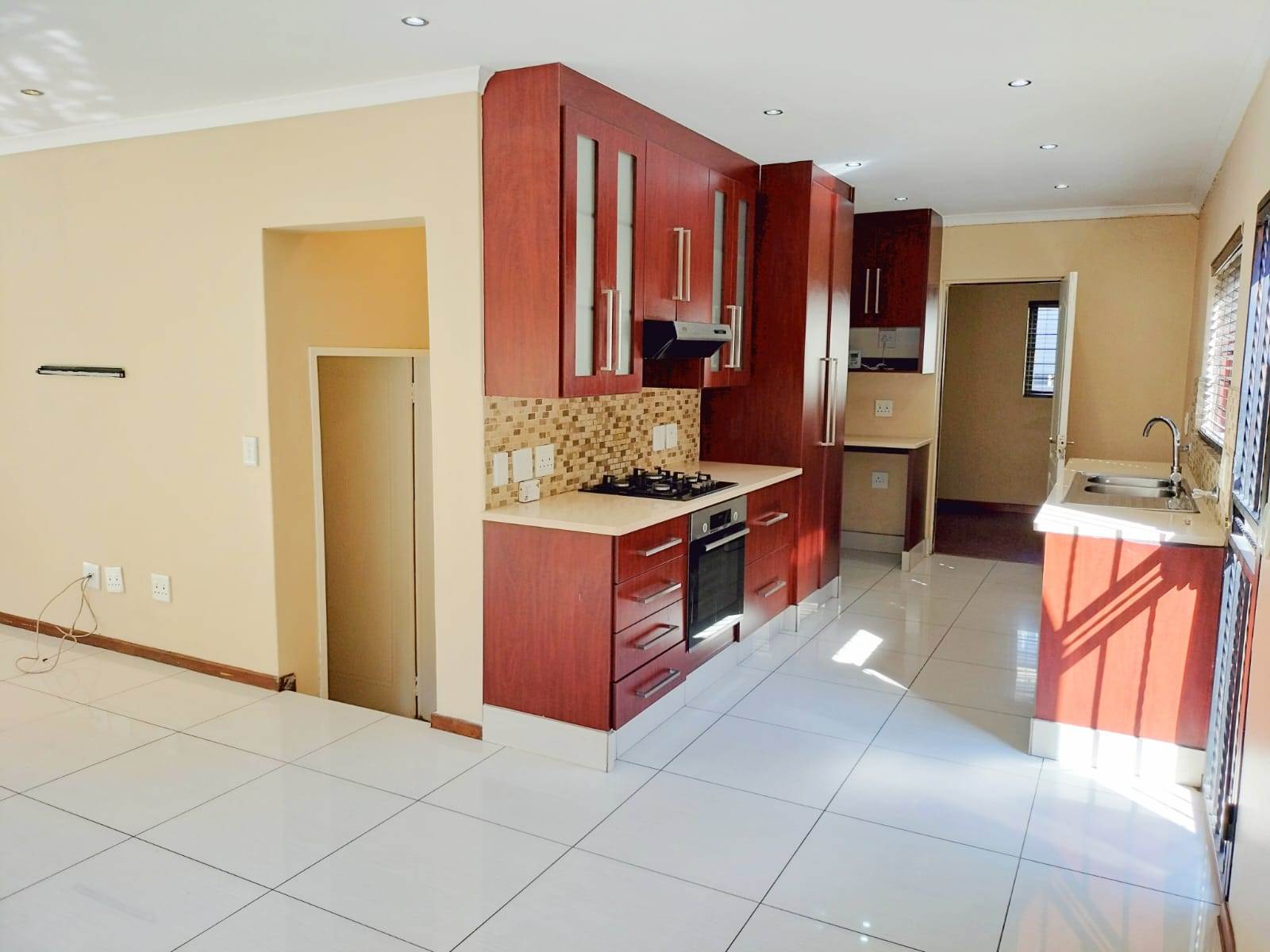 4 Bed House in Fourways photo number 6