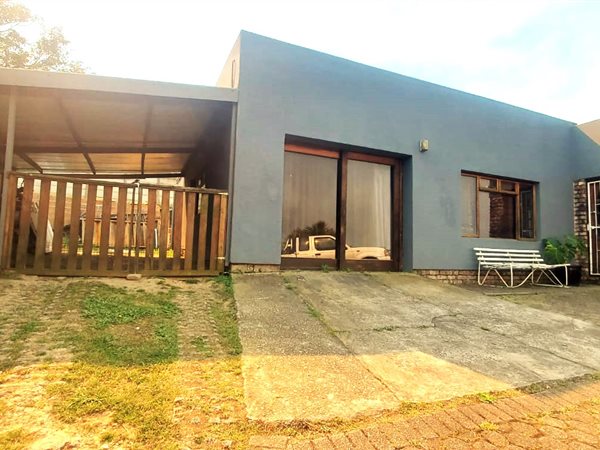 5 Bedroom House 5 Bedroom House