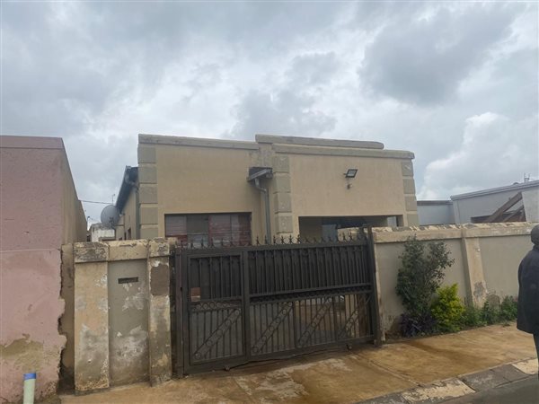 3 Bedroom House 3 Bedroom House