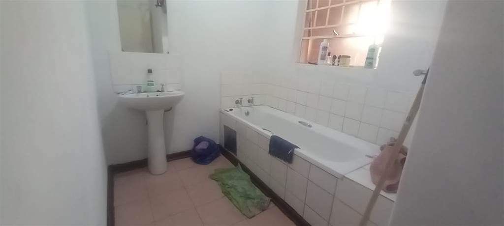 2 Bed Flat in Mmabatho photo number 7