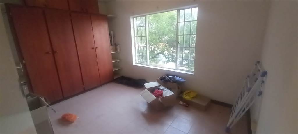 2 Bed Flat in Mmabatho photo number 8