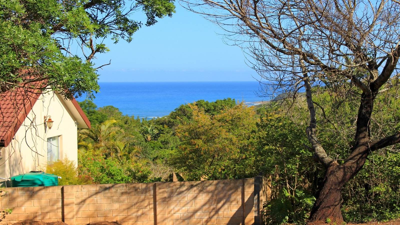699 m² Land available in Cintsa photo number 1