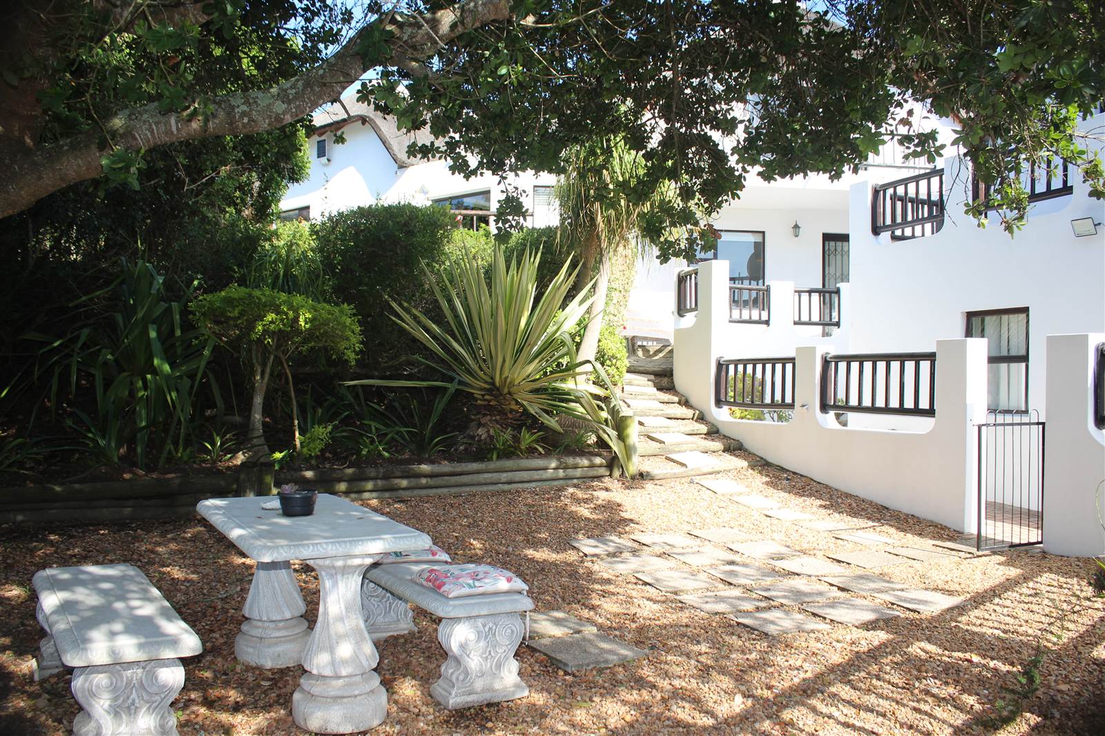 4 Bed House in St Francis Bay photo number 2