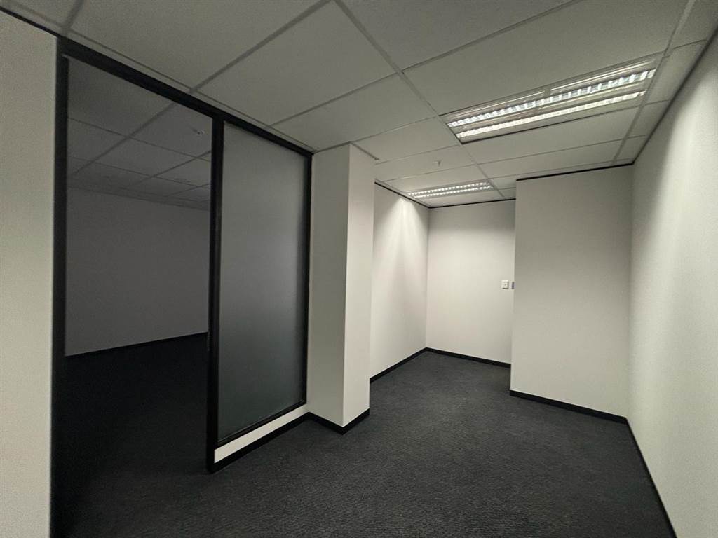 122  m² Commercial space in Parktown photo number 15