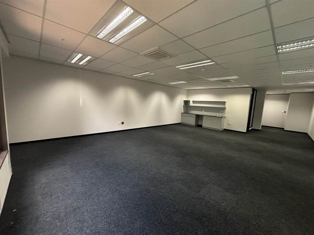122  m² Commercial space in Parktown photo number 10
