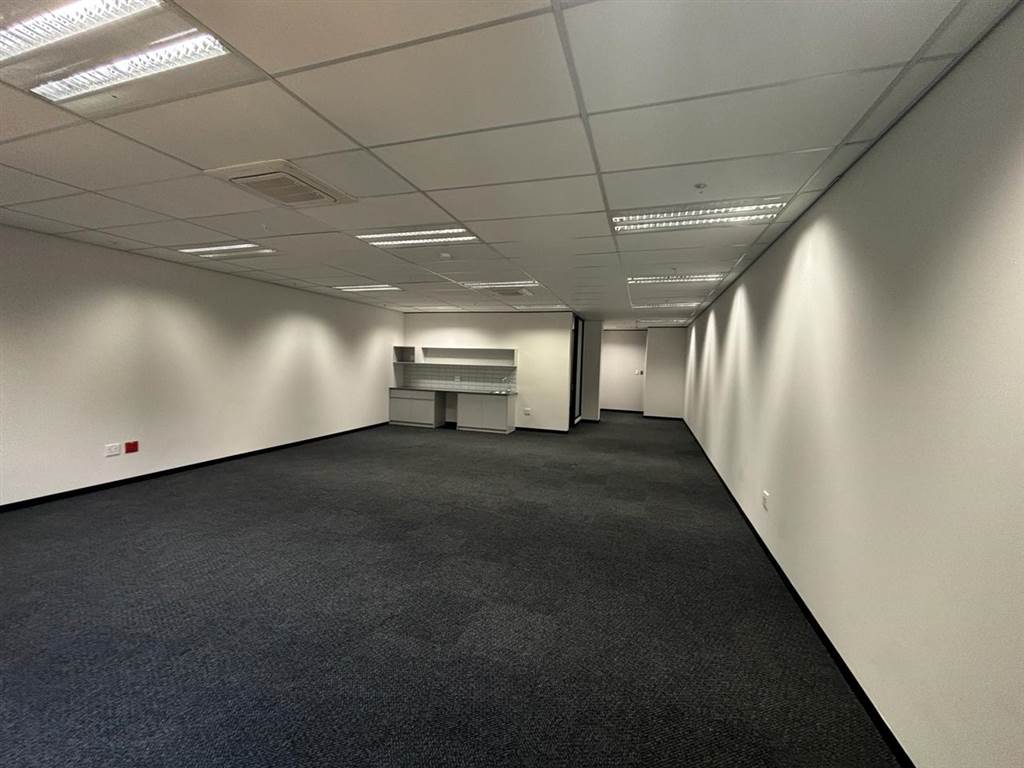 122  m² Commercial space in Parktown photo number 14