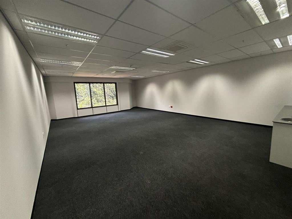 122  m² Commercial space in Parktown photo number 11