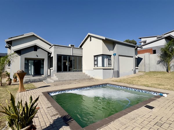 5 Bedroom House 5 Bedroom House