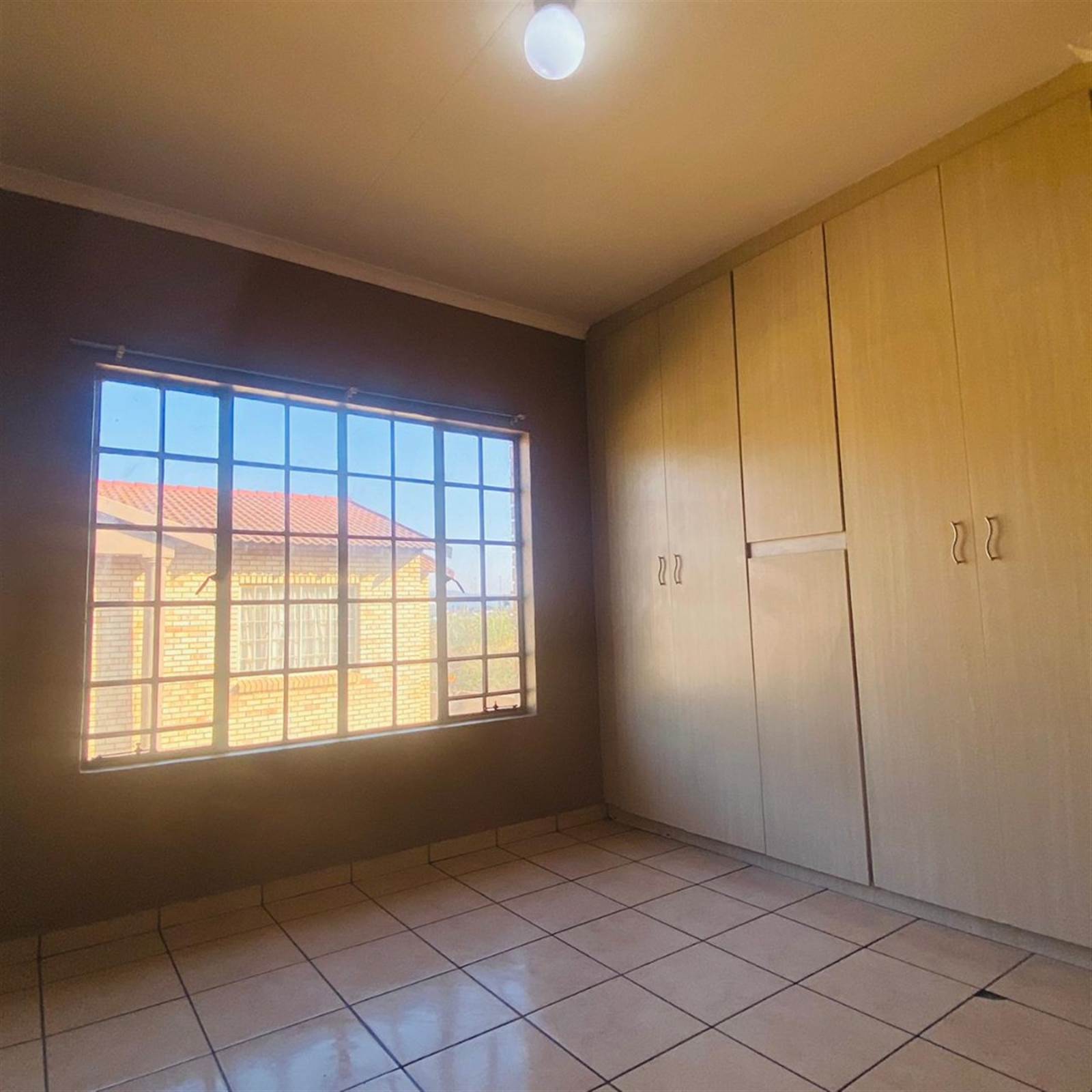 2 Bed Apartment in Waterval East photo number 13