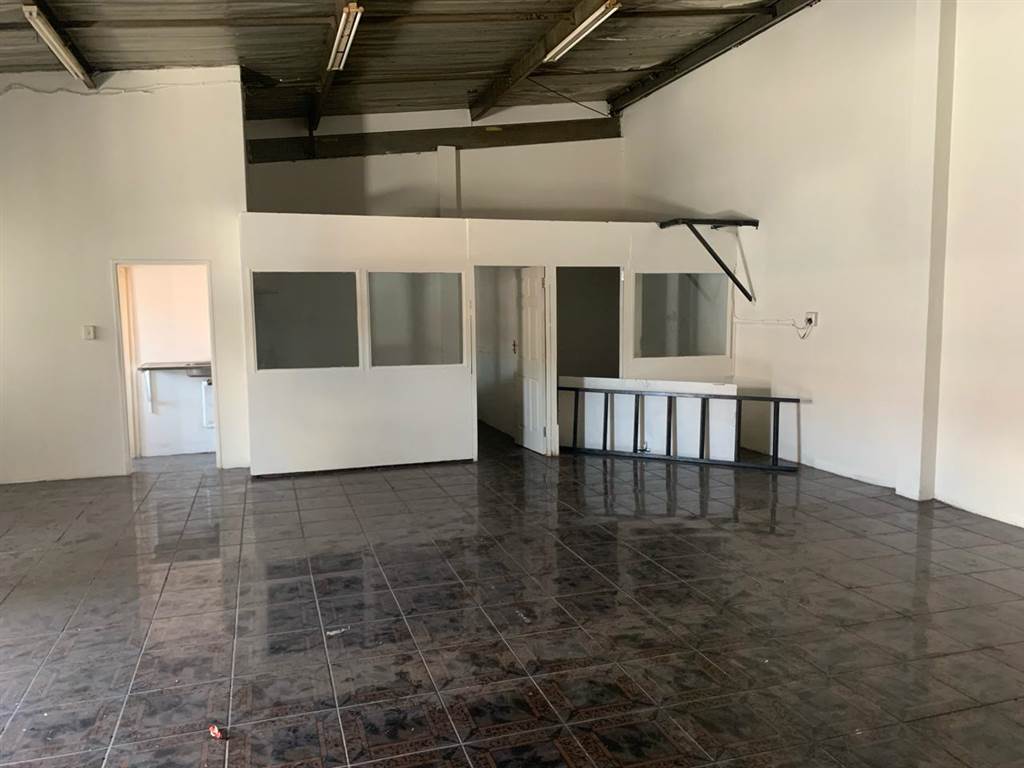 91  m² Commercial space in Pietermaritzburg Central photo number 4