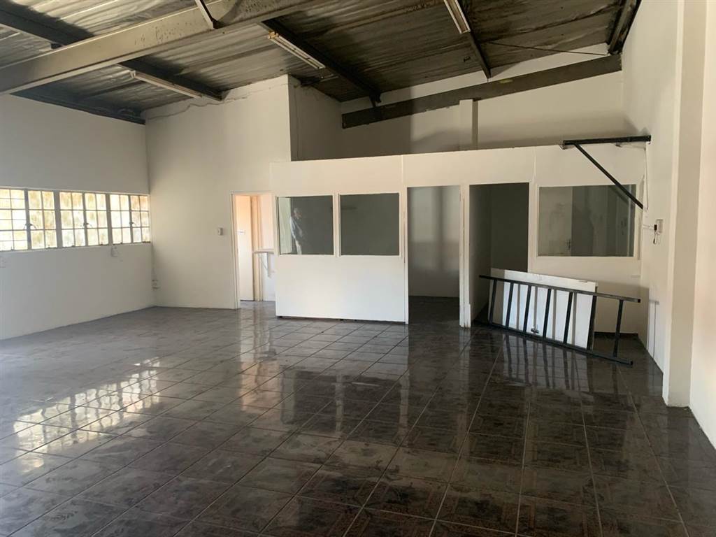 91  m² Commercial space in Pietermaritzburg Central photo number 3