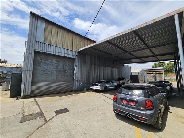 305  m² Industrial space in Wadeville