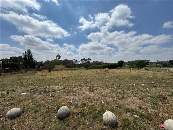 3 778 m² Land