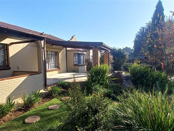 6 Bedroom House 6 Bedroom House