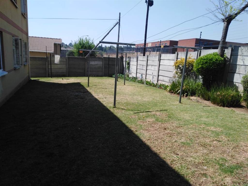2 Bed Apartment in Corlett Gardens photo number 22