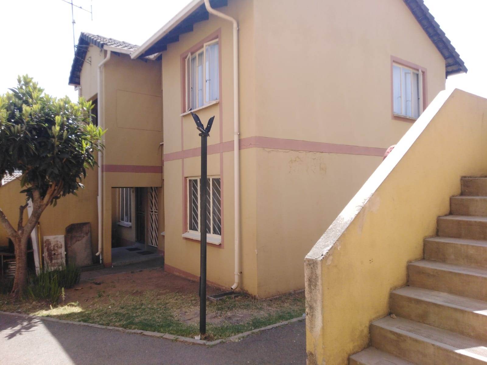 2 Bed Apartment in Corlett Gardens photo number 19