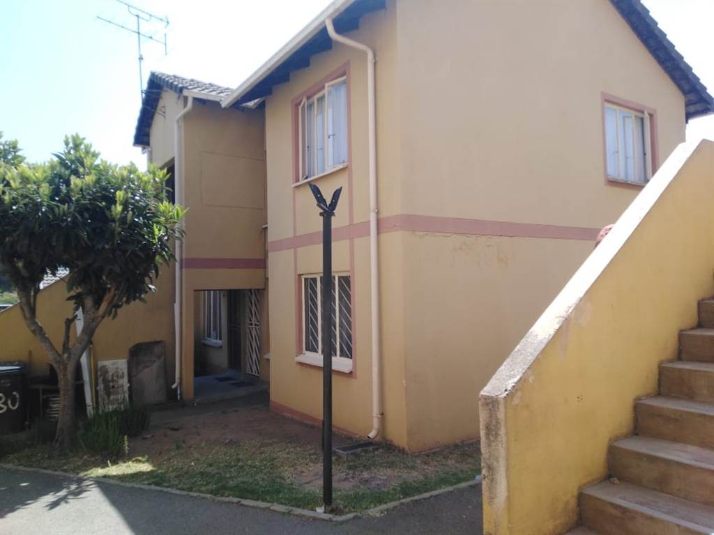 2 Bed Apartment in Corlett Gardens photo number 1