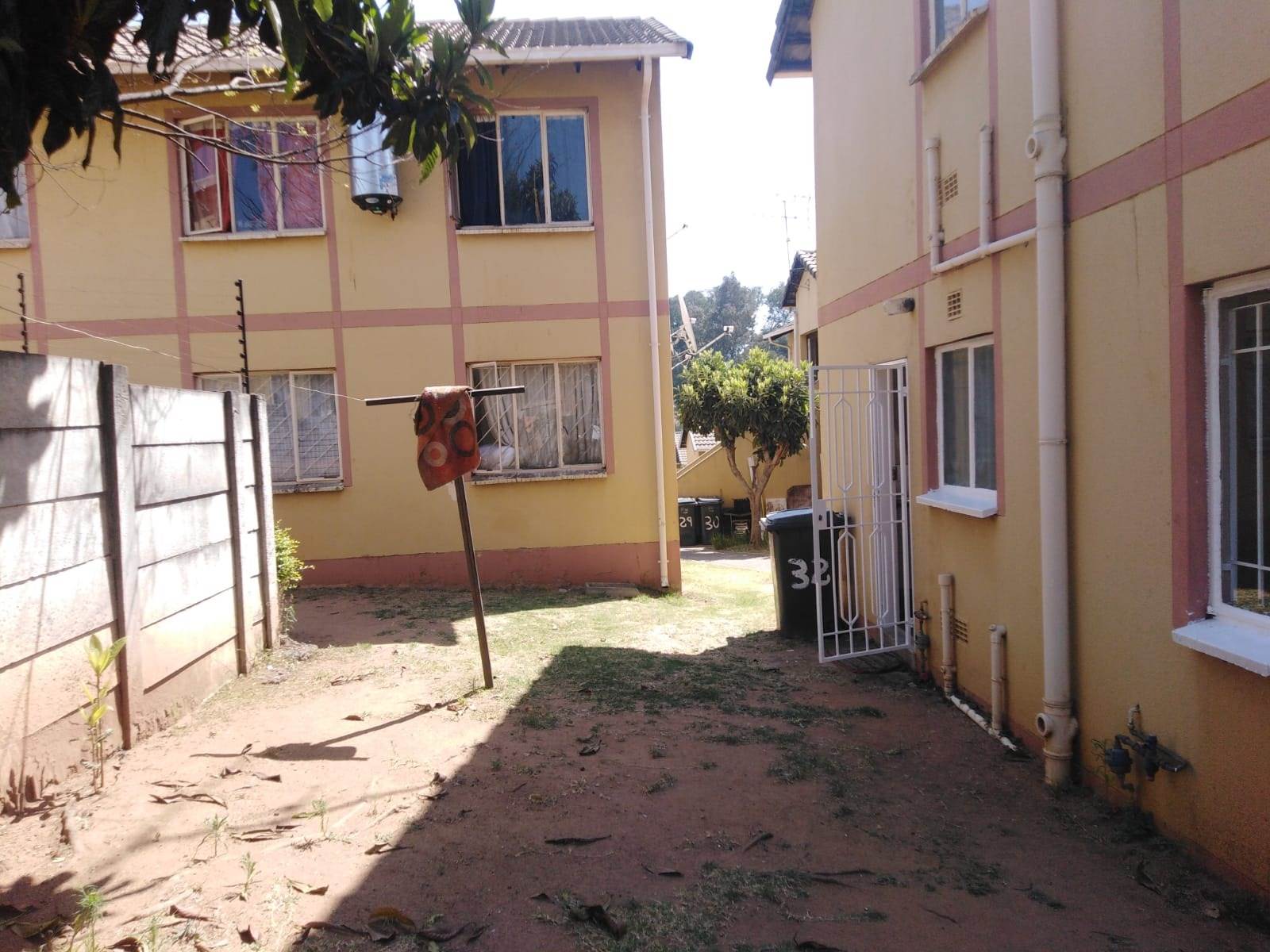 2 Bed Apartment in Corlett Gardens photo number 16