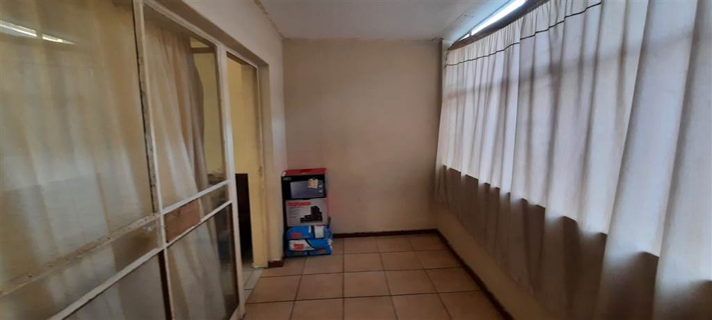 1.5 Bed Apartment in Pretoria North photo number 8