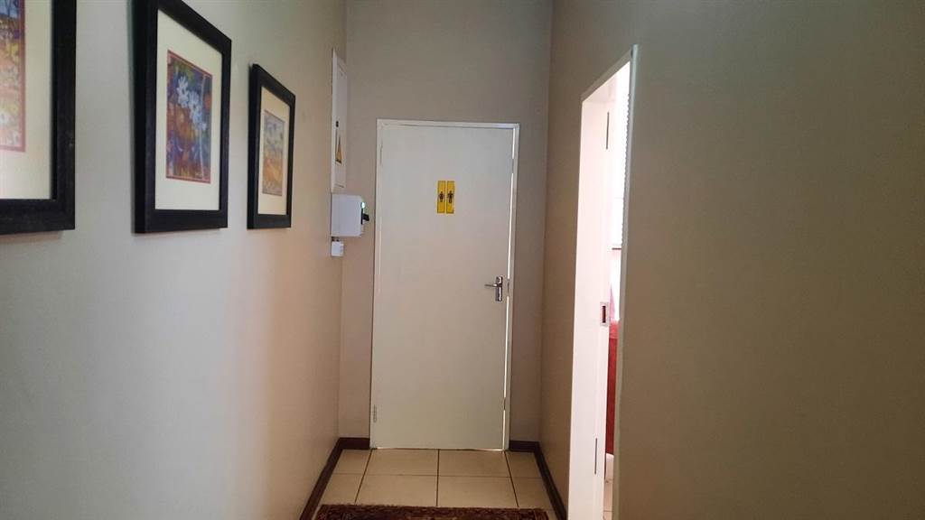 100  m² Office Space in Rustenburg Central photo number 6