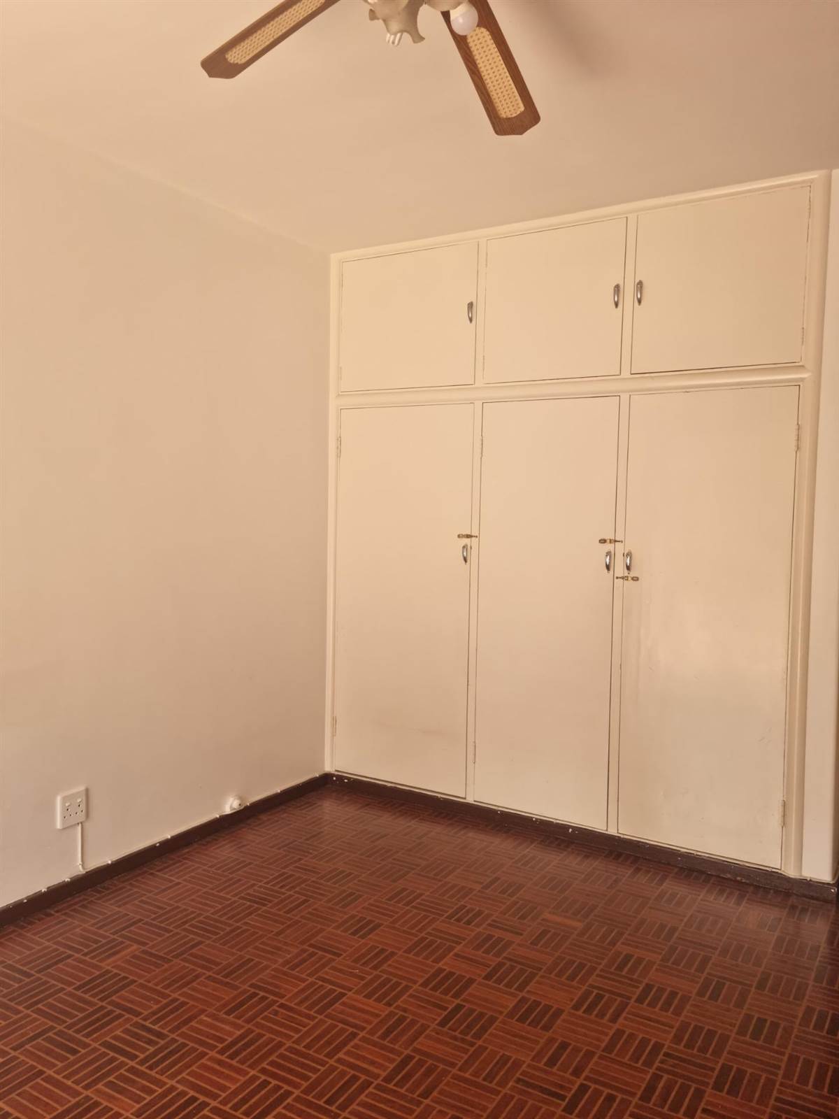 3 Bed Apartment in Parktown photo number 15