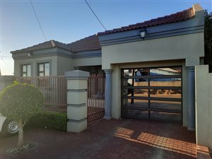 4 Bed House in Saulsville