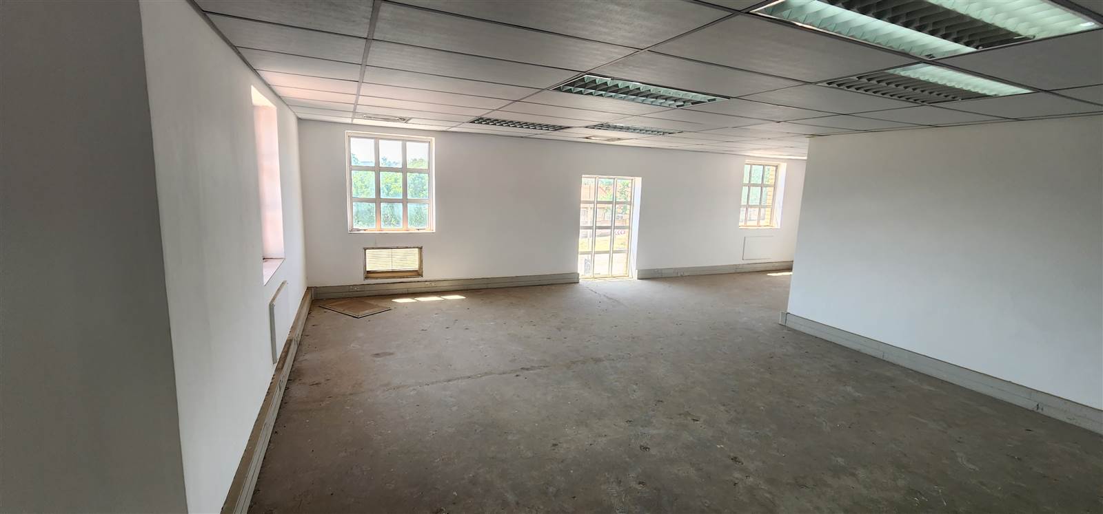 348  m² Commercial space in Erasmuskloof photo number 12
