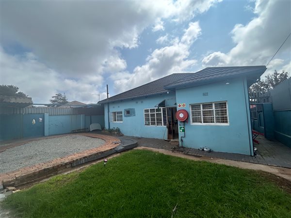 6 Bedroom House 6 Bedroom House