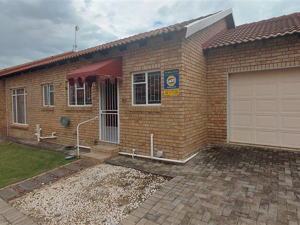 2 Bedroom Townhouse 2 Bedroom Townhouse