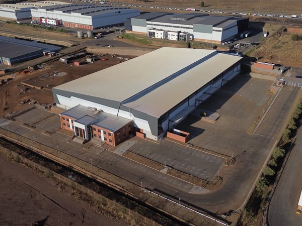 11 000  m² Industrial space