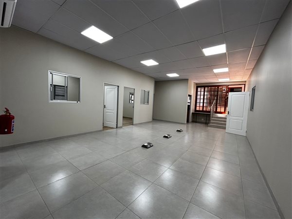 173  m² Commercial space