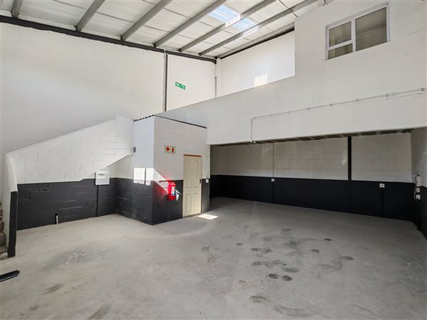 90 m² Industrial space 90 m² Industrial space