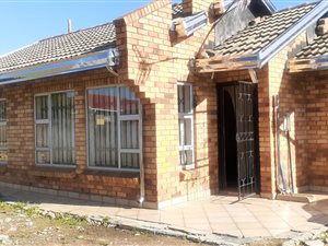 2 Bed House in Etwatwa