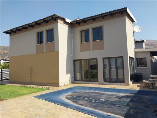 4 Bedroom House 4 Bedroom House